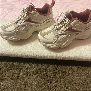 Reebok Women's Beige and Maroon Sneakers